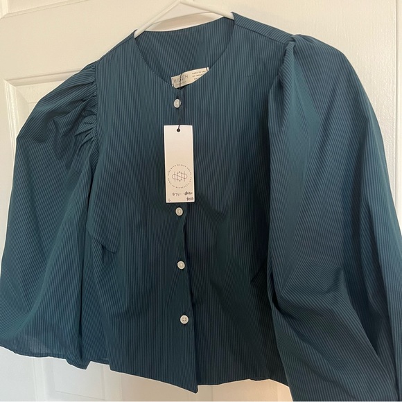 Hackwith Design House - Puff Sleeve Cropped Top - L - Picture 7 of 11